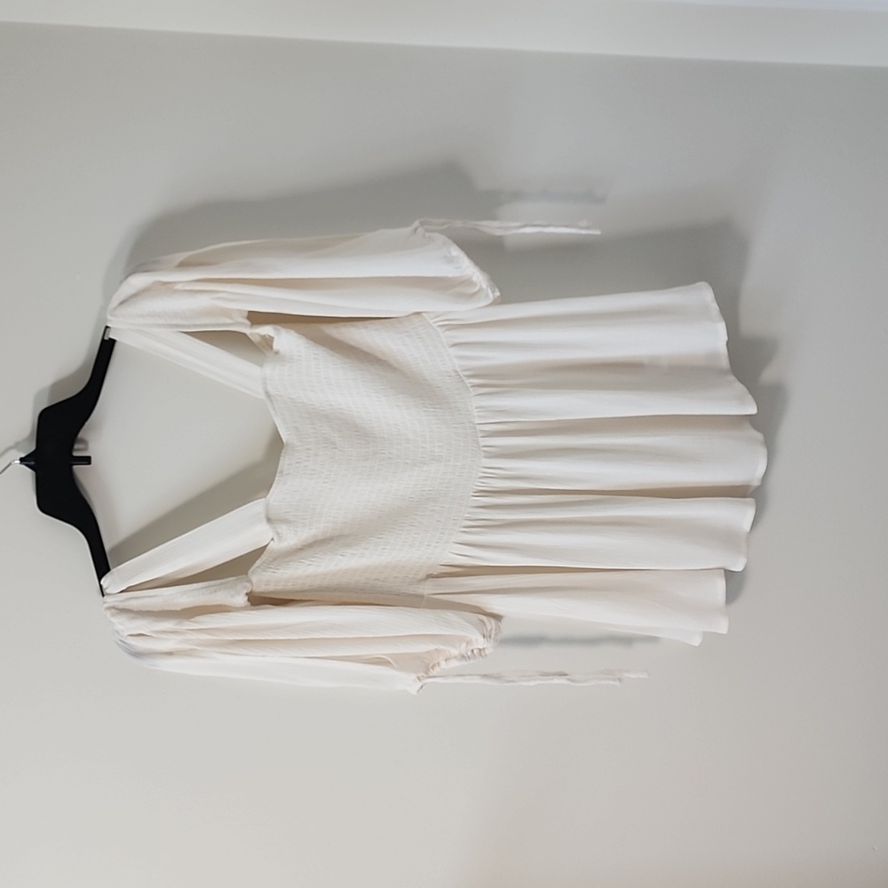 Flowy shirt that is perfect for Spring and Summer.